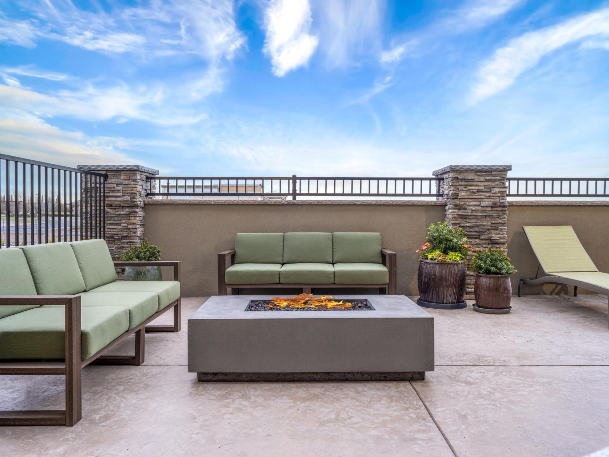 La Quinta Inn And Suites By Wyndham Lincoln Buitenkant foto